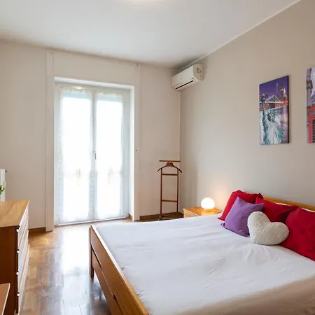 Apartament Feels Like *